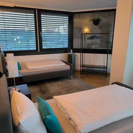 Im Herzen Von Wiesdorf- Blick Auf Das Bayer-Kreuz -Appartement Mit 2 Schlafzimmern-Fuer 3 Personen -Zentral Gelegen - Friedrich Ebert Platz 5A , 4Te Etage - Dachterrasse Und Sauna - Kaution Pflicht - Leverkusen Exterior photo