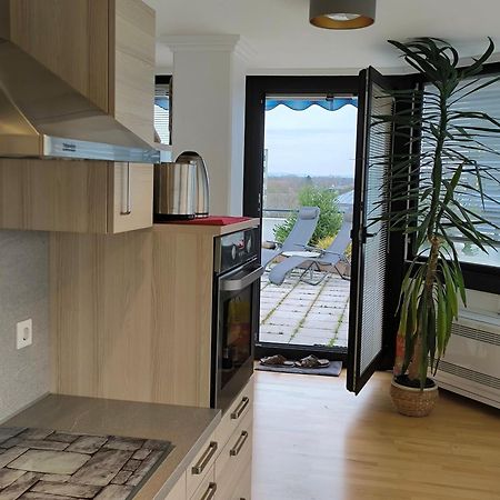 Im Herzen Von Wiesdorf- Blick Auf Das Bayer-Kreuz -Appartement Mit 2 Schlafzimmern-Fuer 3 Personen -Zentral Gelegen - Friedrich Ebert Platz 5A , 4Te Etage - Dachterrasse Und Sauna - Kaution Pflicht - Leverkusen Exterior photo