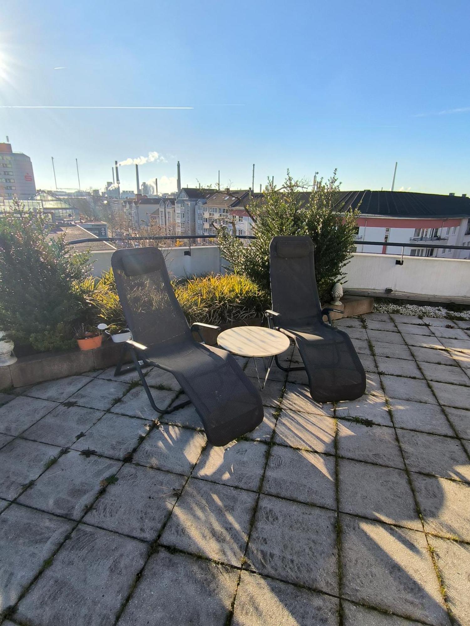 Im Herzen Von Wiesdorf- Blick Auf Das Bayer-Kreuz -Appartement Mit 2 Schlafzimmern-Fuer 3 Personen -Zentral Gelegen - Friedrich Ebert Platz 5A , 4Te Etage - Dachterrasse Und Sauna - Kaution Pflicht - Leverkusen Exterior photo