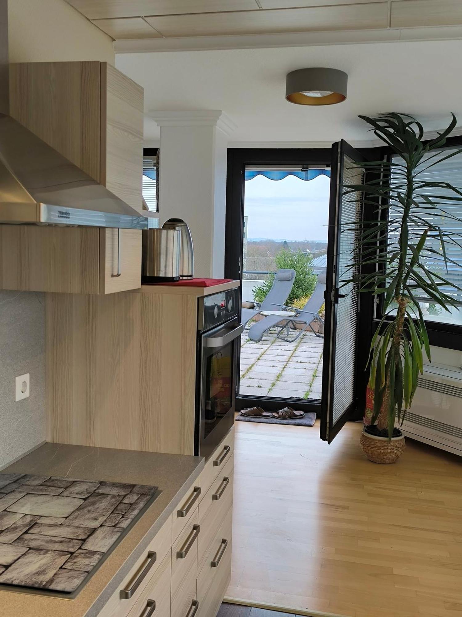 Im Herzen Von Wiesdorf- Blick Auf Das Bayer-Kreuz -Appartement Mit 2 Schlafzimmern-Fuer 3 Personen -Zentral Gelegen - Friedrich Ebert Platz 5A , 4Te Etage - Dachterrasse Und Sauna - Kaution Pflicht - Leverkusen Exterior photo